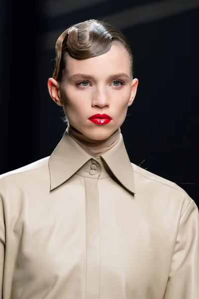 Look 28